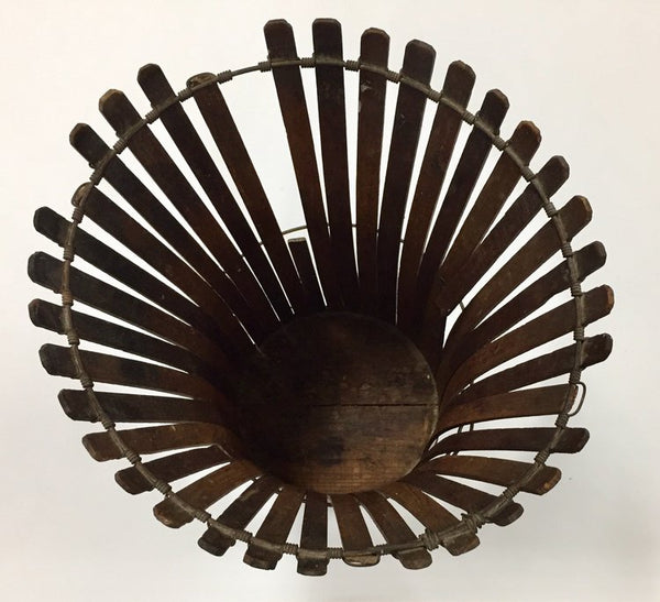 Folk art handmade Shaker picked fence fluted basket