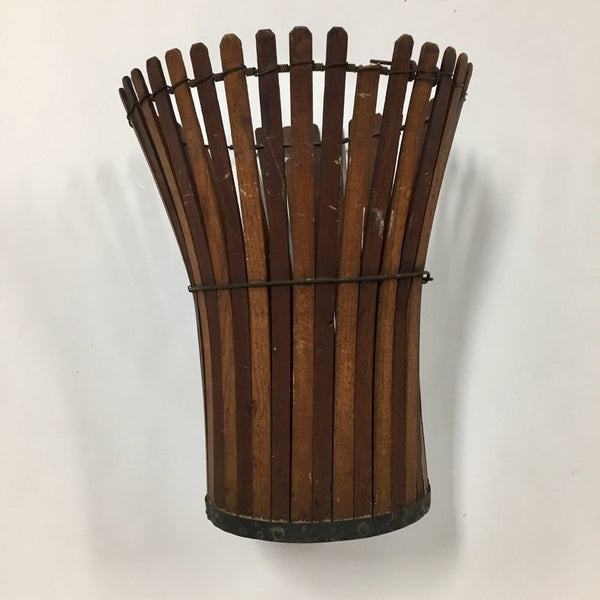 Folk art handmade Shaker picked fence fluted basket