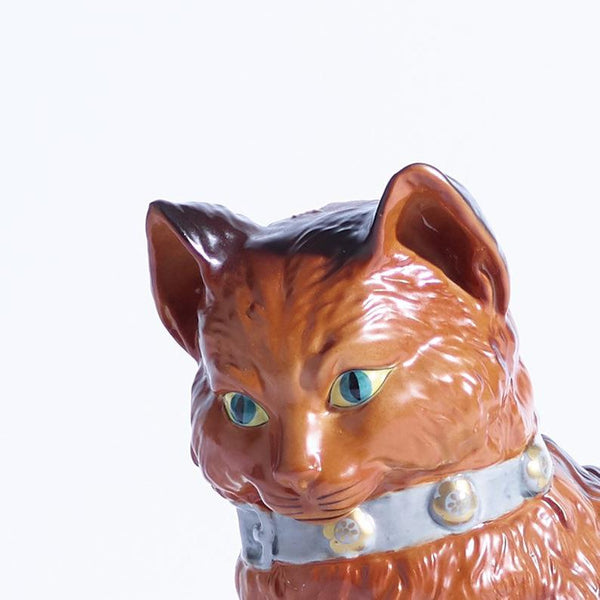 Painted porcelain cat on pillow by Oggetti Mangani